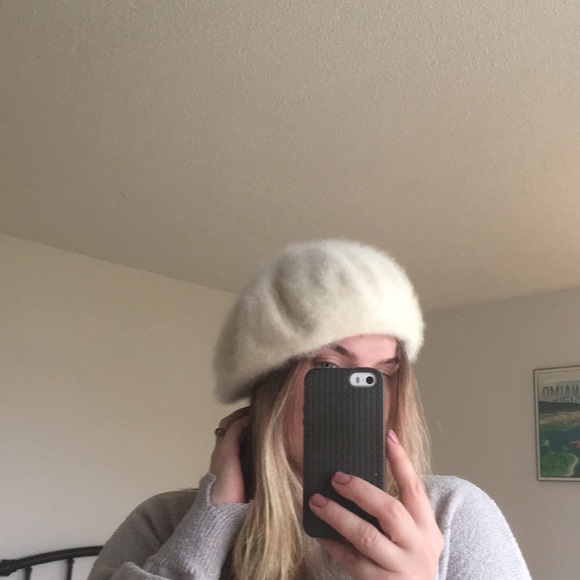 parkhurst Accessories - Angora Fuzzy Beret Parkhurst Cream Vintage